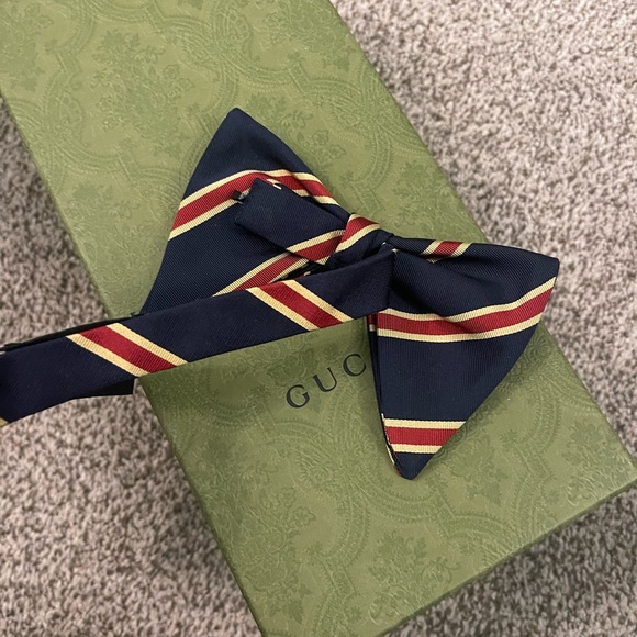 GUCCI, striped BOWTIE, Navy/Red - Picture 3 of 6